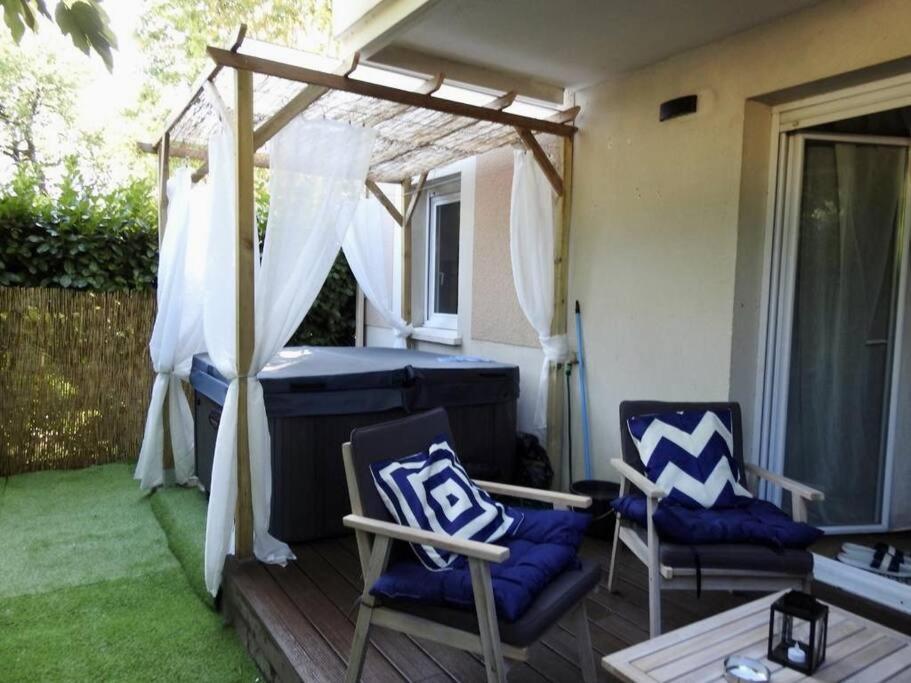 Suite Cosy&Jacuzzi Cenon Luaran gambar
