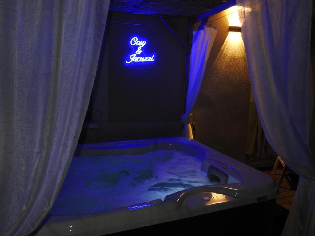 Suite Cosy&Jacuzzi Cenon Luaran gambar